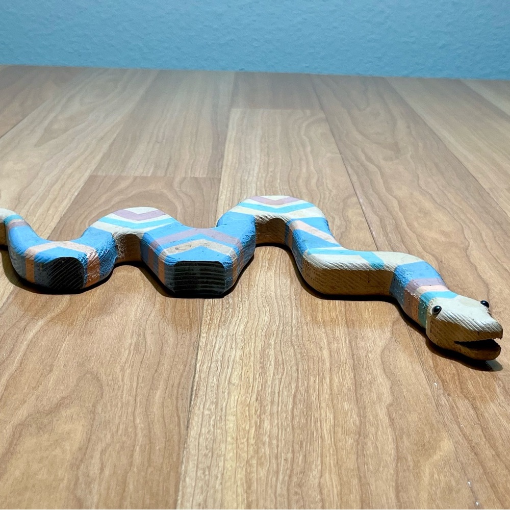 Wooden Folk Art Snake, Southwest Decoration, vintage 90’s - Picture 14 of 15
